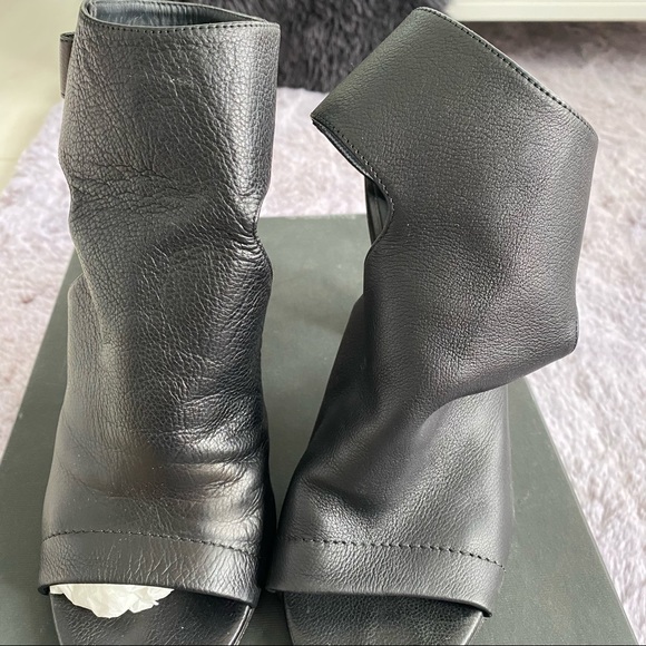 Vince black leather ankle cuff sandal US7-8.5 - Picture 5 of 5